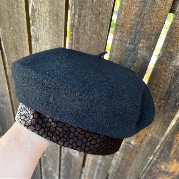 Black Wool Beret With Brown Velvet Trim - Picture 4 of 17